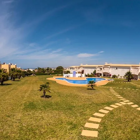 Beautiful 1 Bedroom Close To The Apartman *