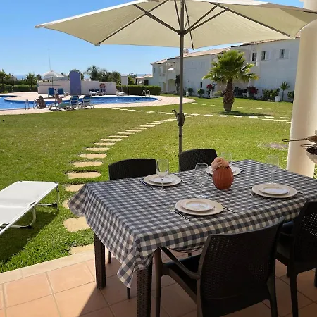 Beautiful 1 Bedroom Close To The Apartman